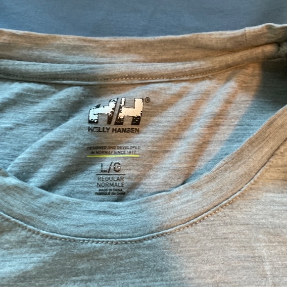 T shirt - Picture 2 of 3